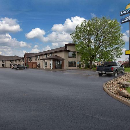 Days Inn By Wyndham Mitchell Sd Bagian luar foto