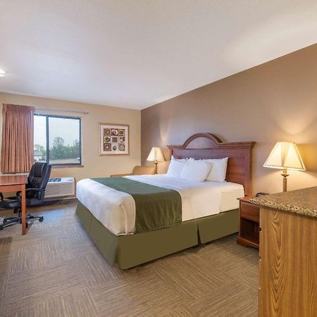 Days Inn By Wyndham Mitchell Sd Bagian luar foto