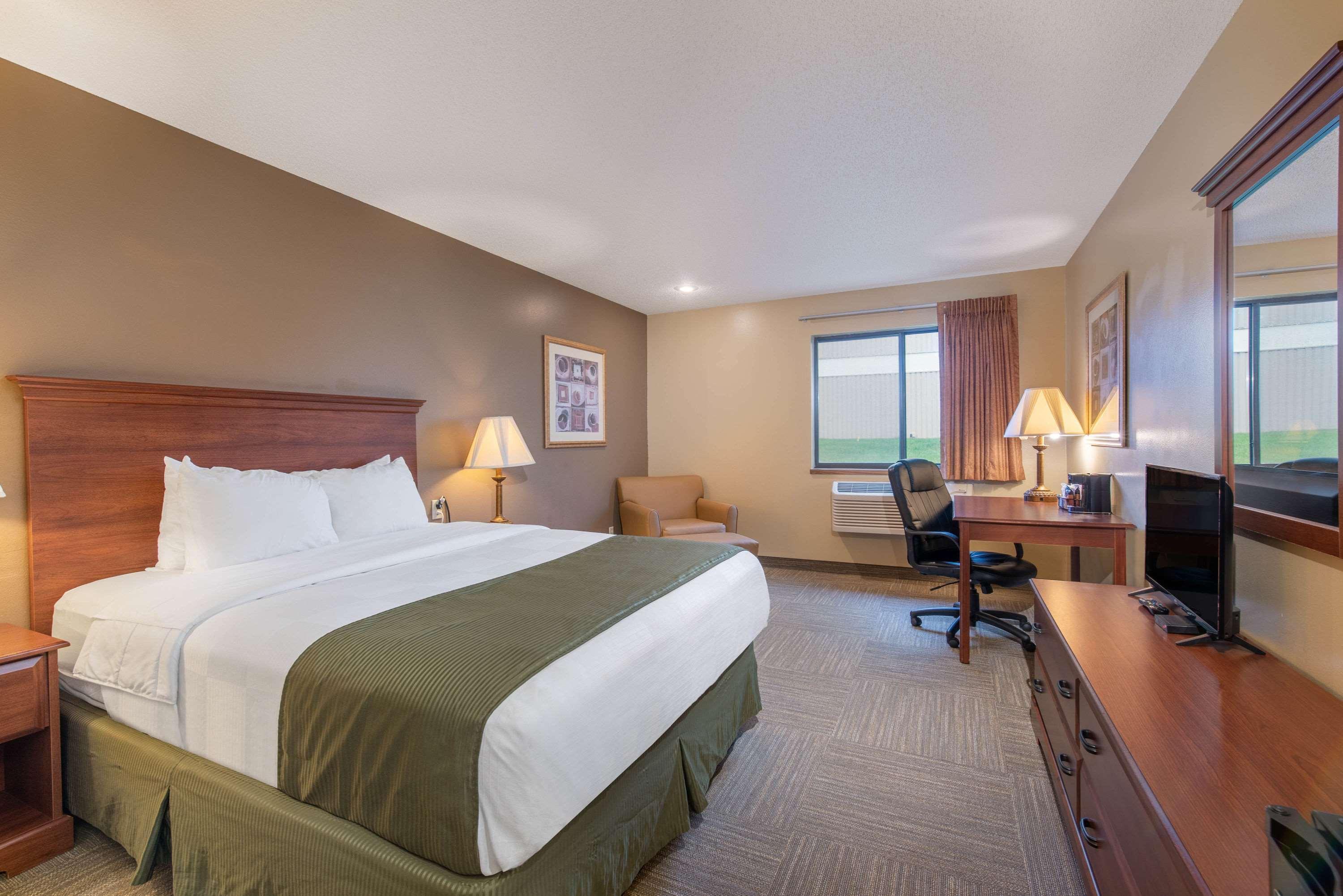Days Inn By Wyndham Mitchell Sd Bagian luar foto