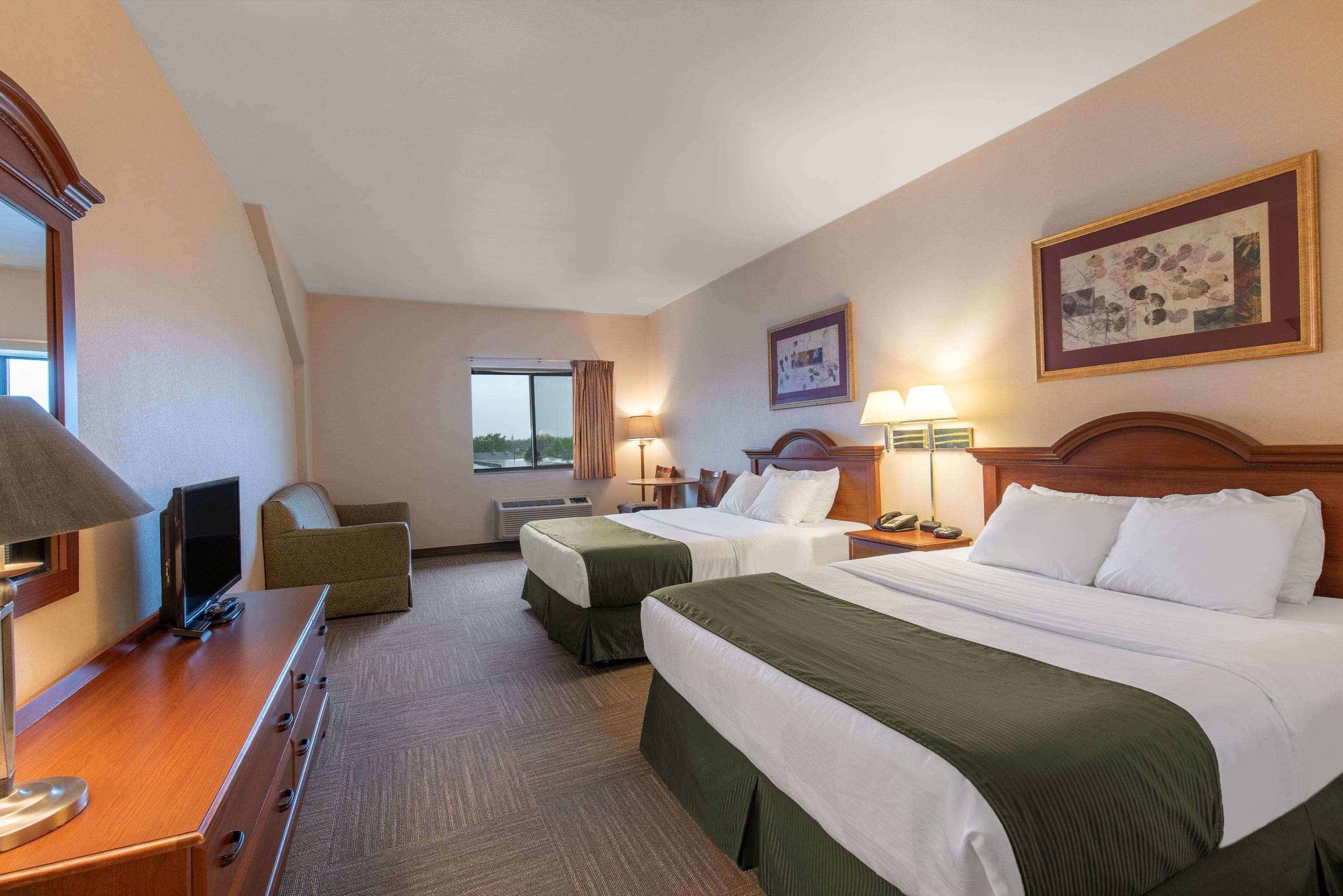 Days Inn By Wyndham Mitchell Sd Bagian luar foto