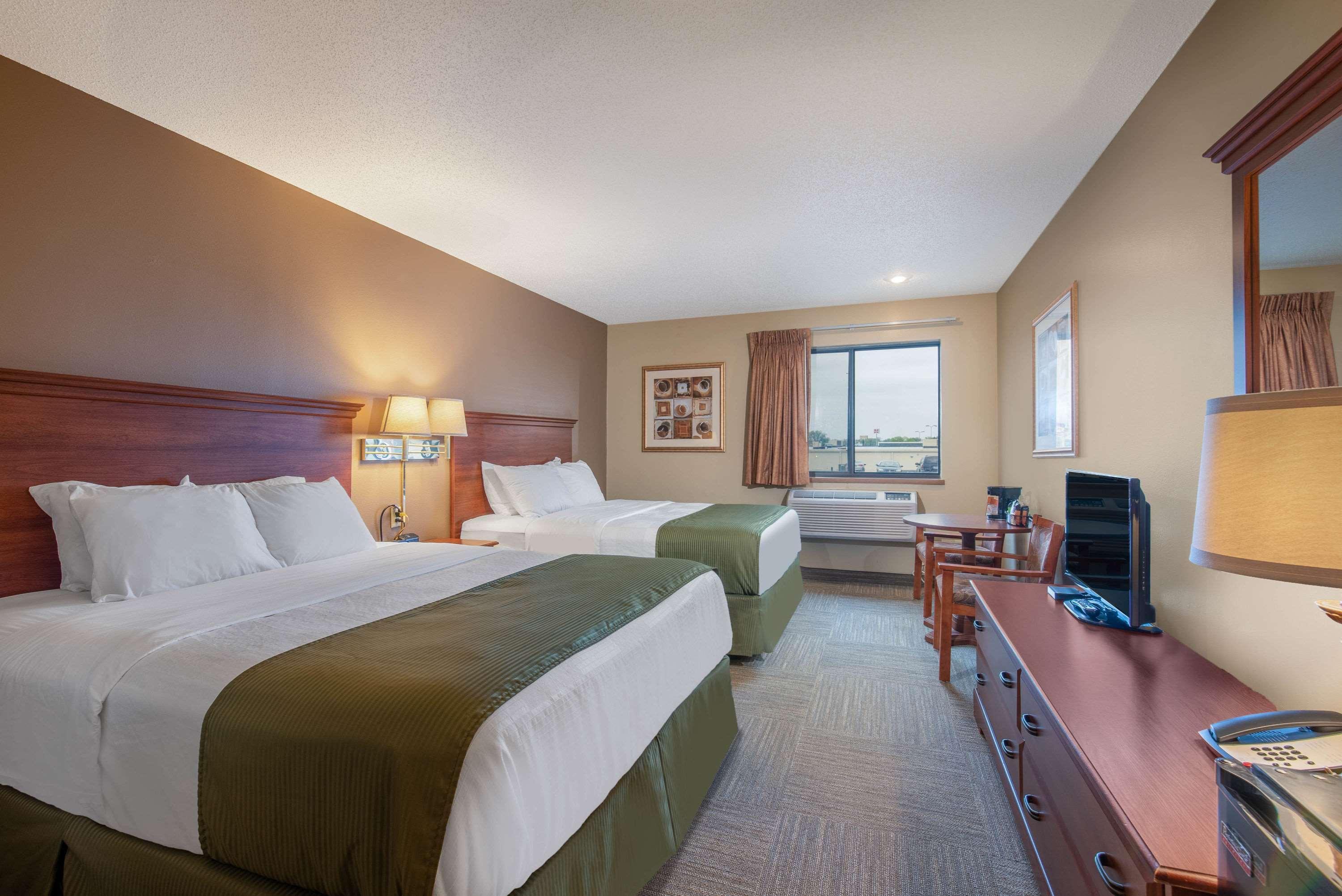 Days Inn By Wyndham Mitchell Sd Bagian luar foto