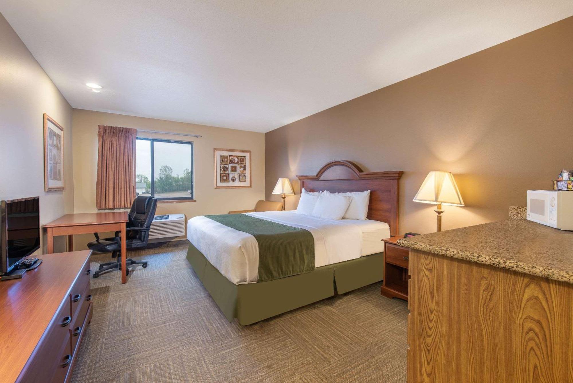 Days Inn By Wyndham Mitchell Sd Bagian luar foto