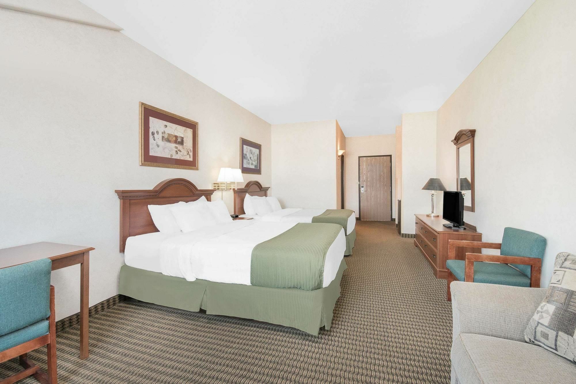Days Inn By Wyndham Mitchell Sd Bagian luar foto