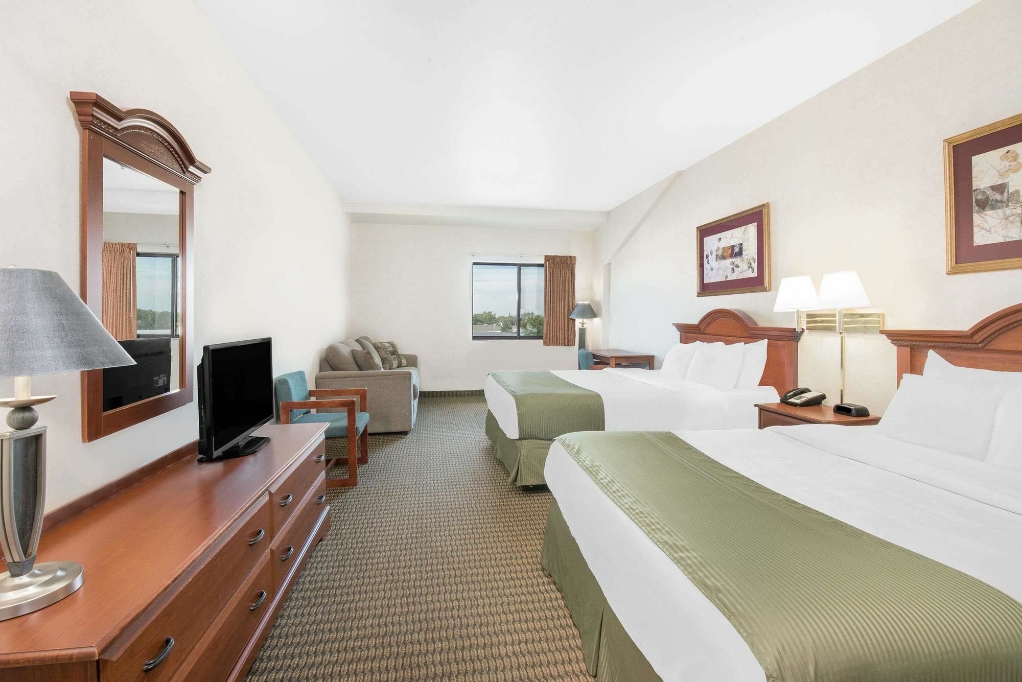 Days Inn By Wyndham Mitchell Sd Bagian luar foto